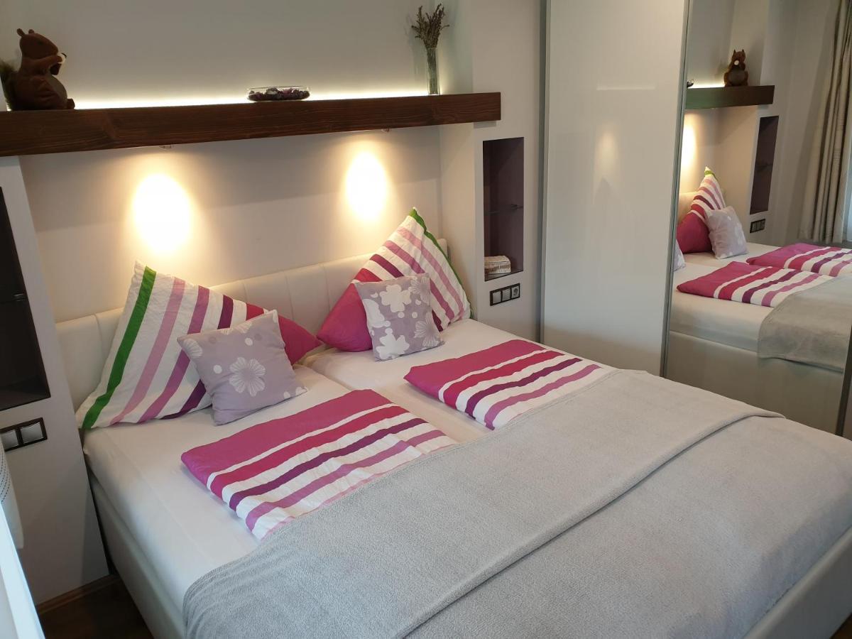 Titi Classic & Trendy Apartman Buk Ngoại thất bức ảnh