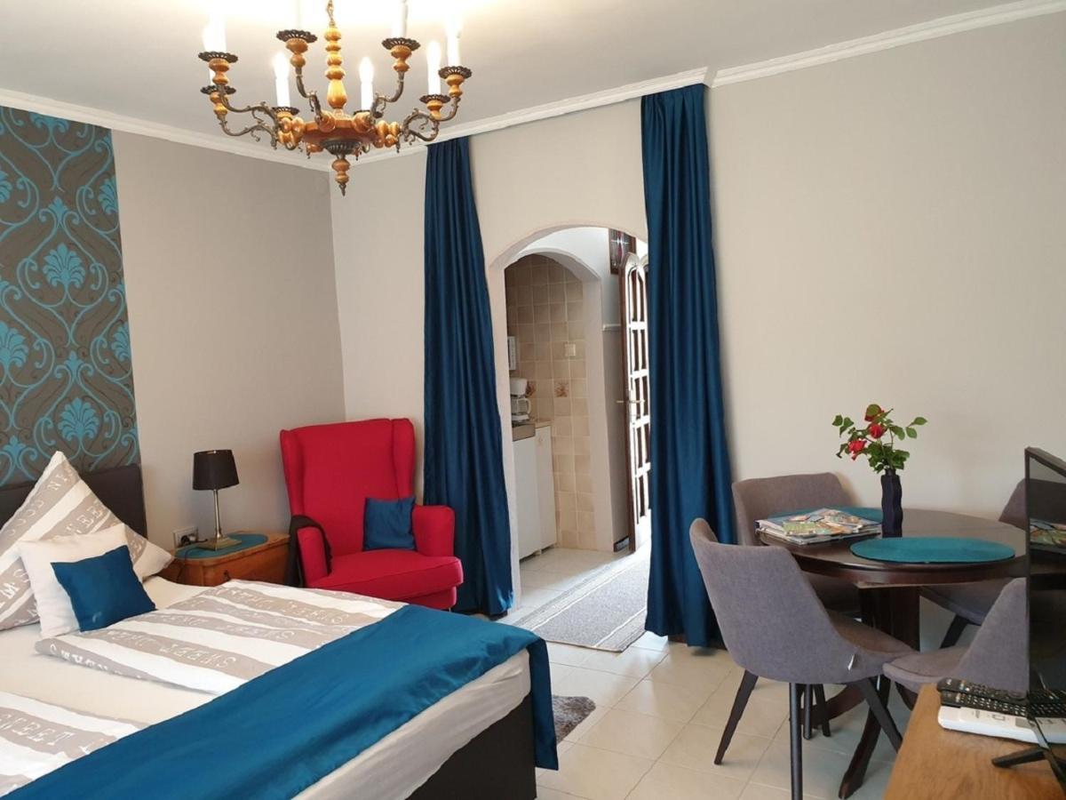 Titi Classic & Trendy Apartman Buk Ngoại thất bức ảnh